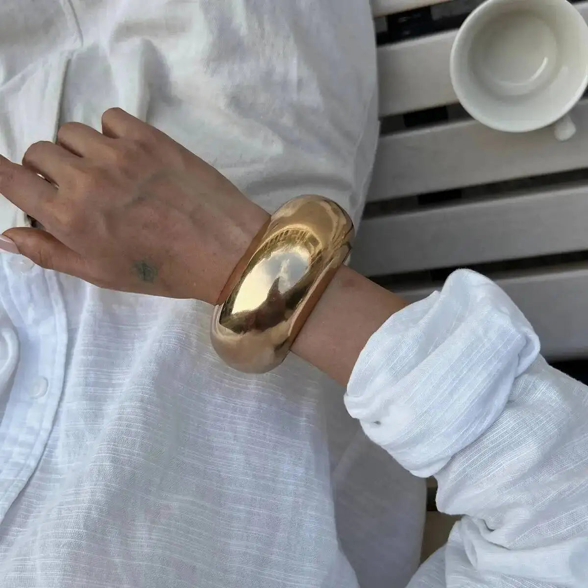 SHIXIN Oversized Geometric Round Wide Big Bangle Bracelet for Women Exaggerated Glossy Metal Chunky Bangles Party Daily Jewelry