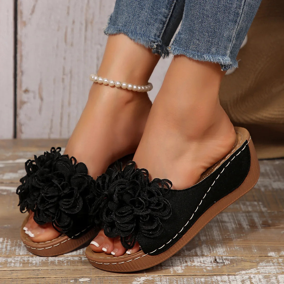 2025 New Women Platform Slippers Slip on Fashion Woman Shoes Summer Sandals Comfortable Flower Wedges Slippers Slides Women