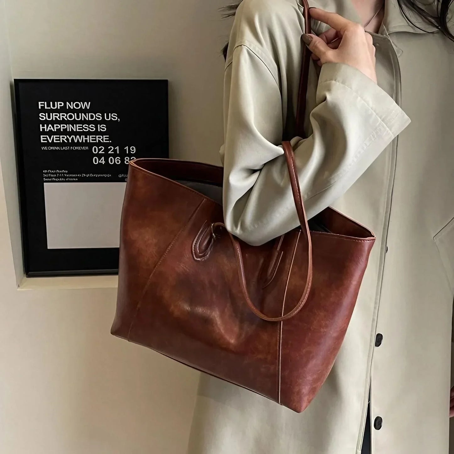 Large Tote Bag for Women Big Capacity Casual Commuting Bag Versatile Shoulder Bag Travel Shopping Use Retro Fashion Handbag