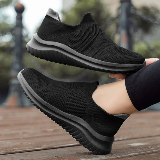 Men Shoes Sneakers Breathable Mesh Slip on Running Shoes Outdoor Non-Slip Couple Jogging Training Hiking Sports Shoes