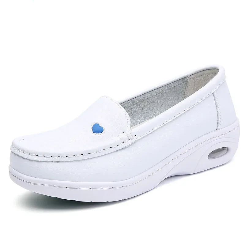 2025 New Women Flat Leather Shoes Casual White Wedge with Soft Bottom Love Heart Comfortable Mom Nurse Work Shoes Zapatillas
