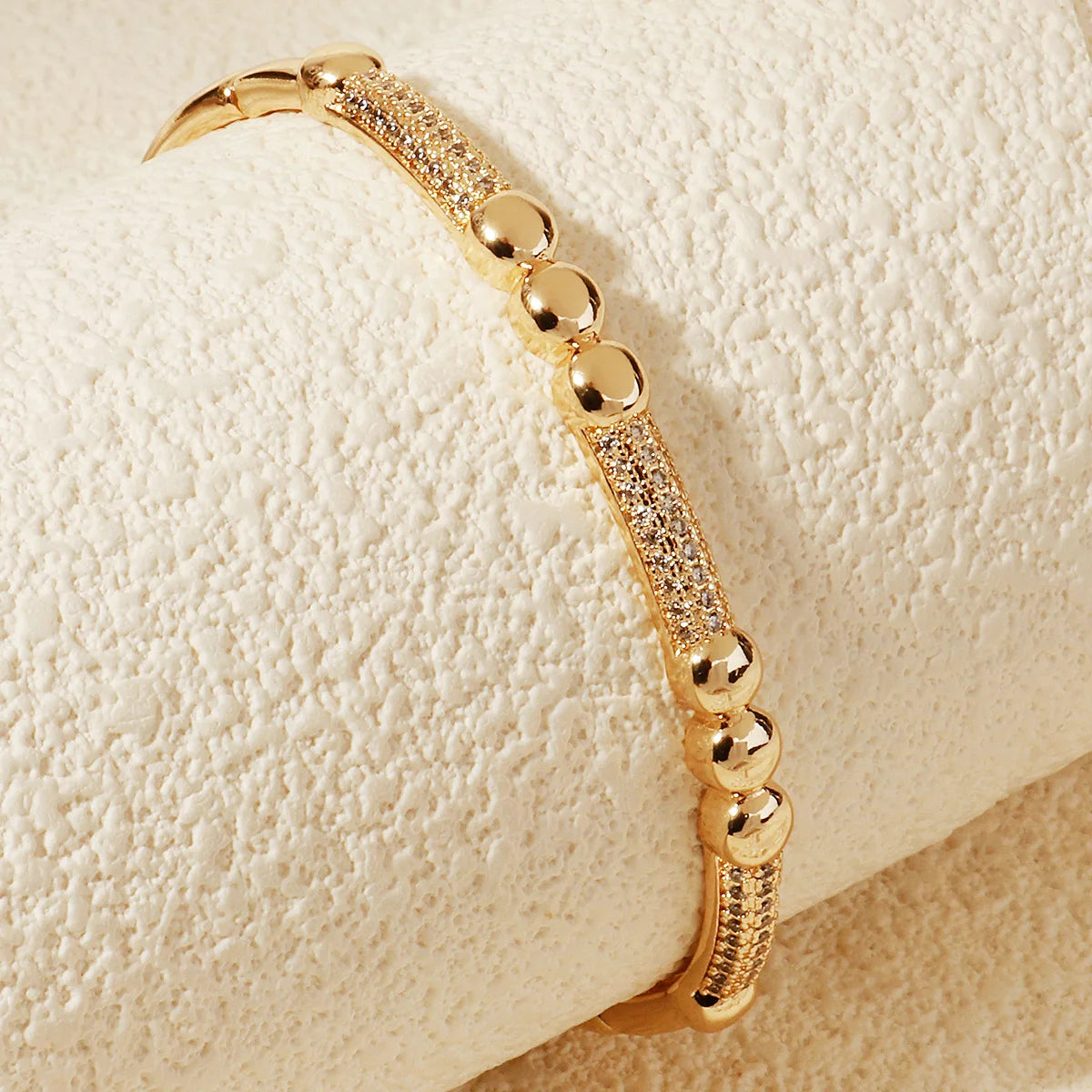 Newest Fashion Copper and Zirconia Bangle for Women Unique Design Sense Bangles Daily Jewelry Accesssories As a Gift