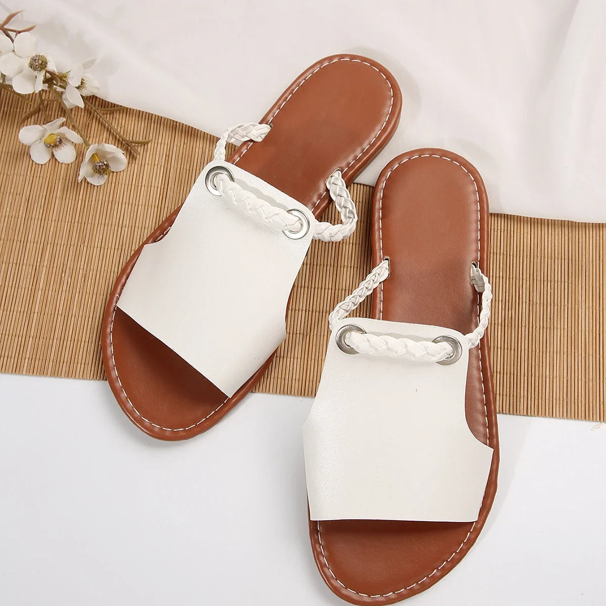Sandals Women Flats Casual Slippers Summer Shoes 2025 New Fashion Dress Flip Flops Beach Bohemian Shoes Femme Home Slides