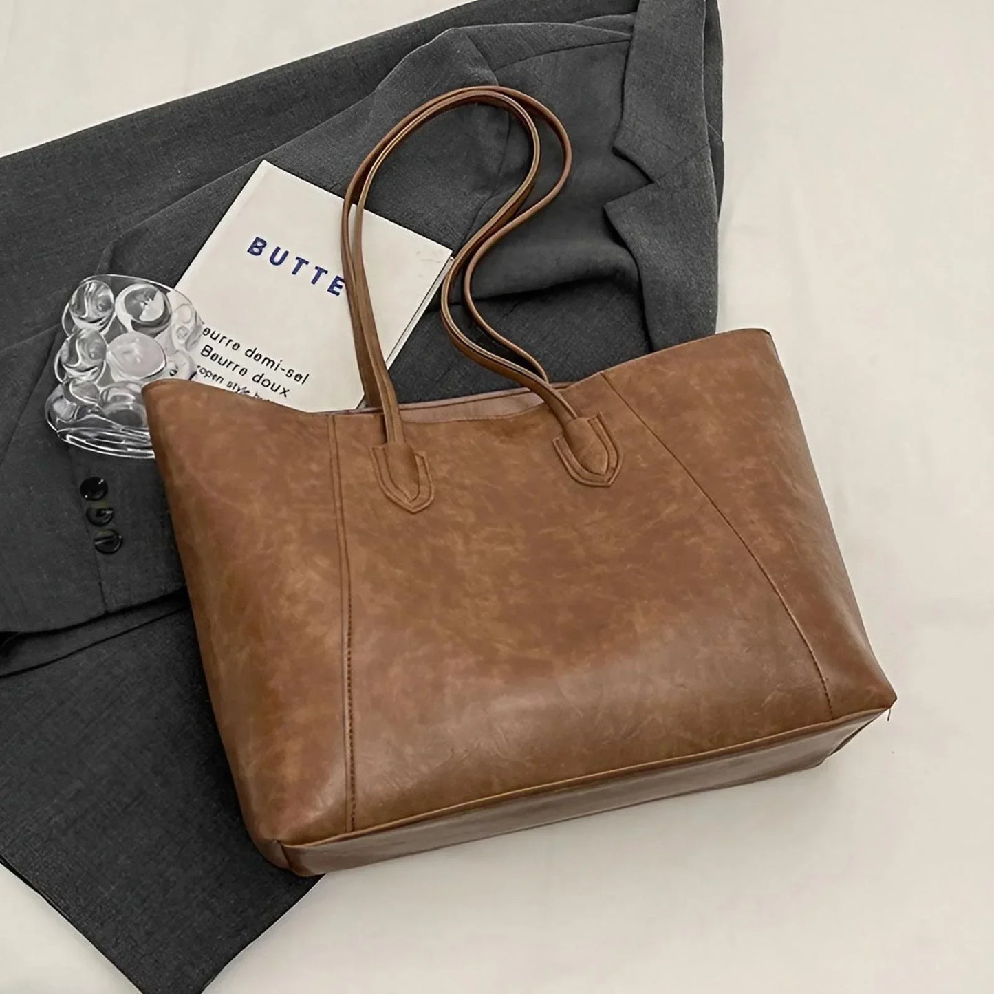 Large Tote Bag for Women Big Capacity Casual Commuting Bag Versatile Shoulder Bag Travel Shopping Use Retro Fashion Handbag