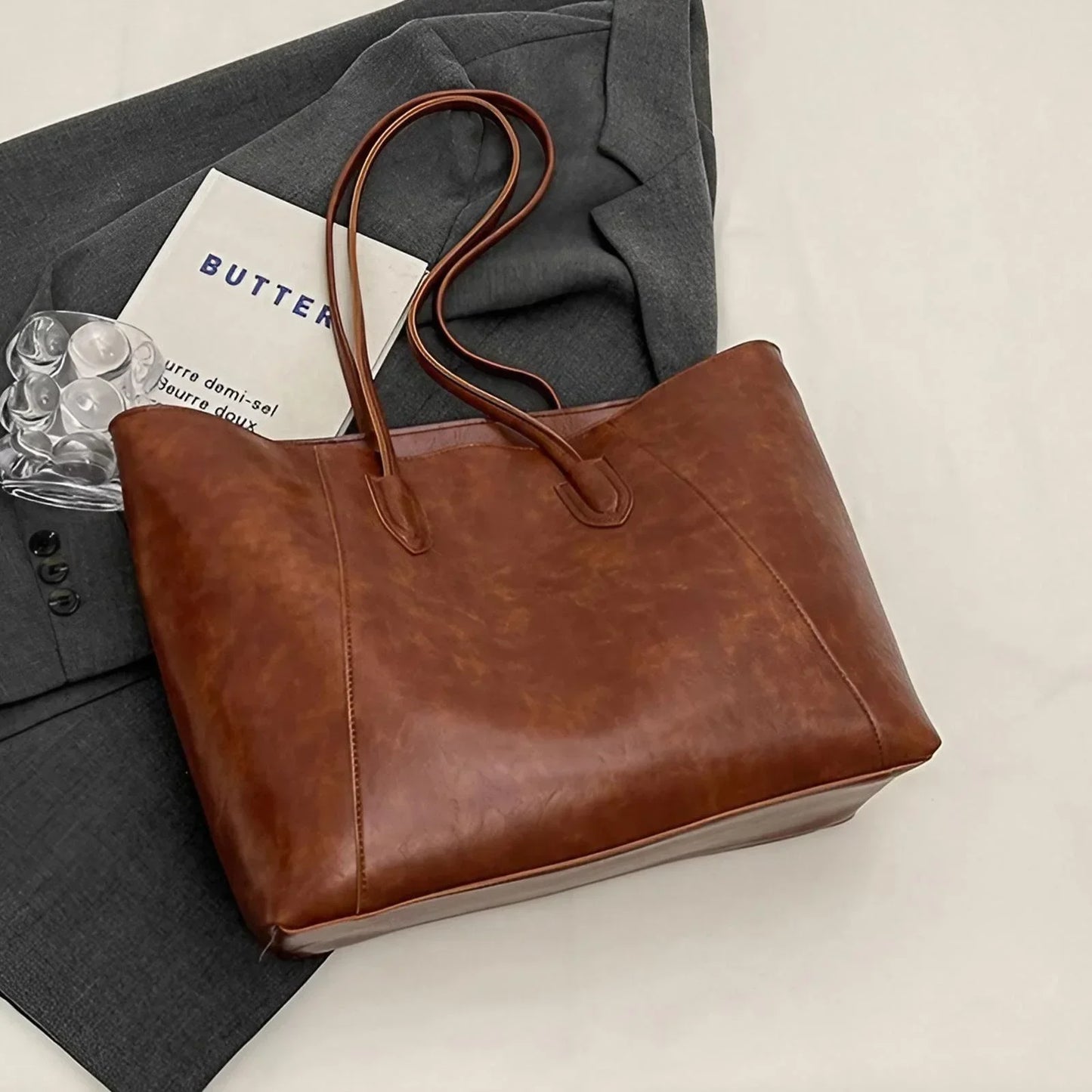 Large Tote Bag for Women Big Capacity Casual Commuting Bag Versatile Shoulder Bag Travel Shopping Use Retro Fashion Handbag