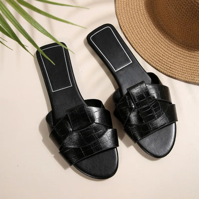 Women's Slippers 2025 New Summer Fashion Slippers Designer Flat Slippers for Women Outdoor Casual Beach Shoes Sandalias De Mujer