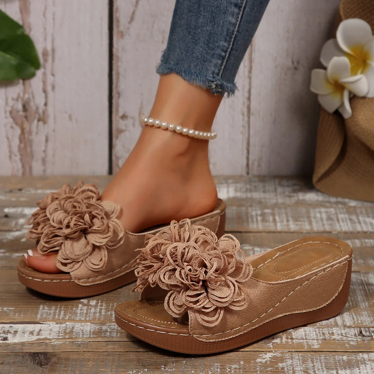 2025 New Women Platform Slippers Slip on Fashion Woman Shoes Summer Sandals Comfortable Flower Wedges Slippers Slides Women