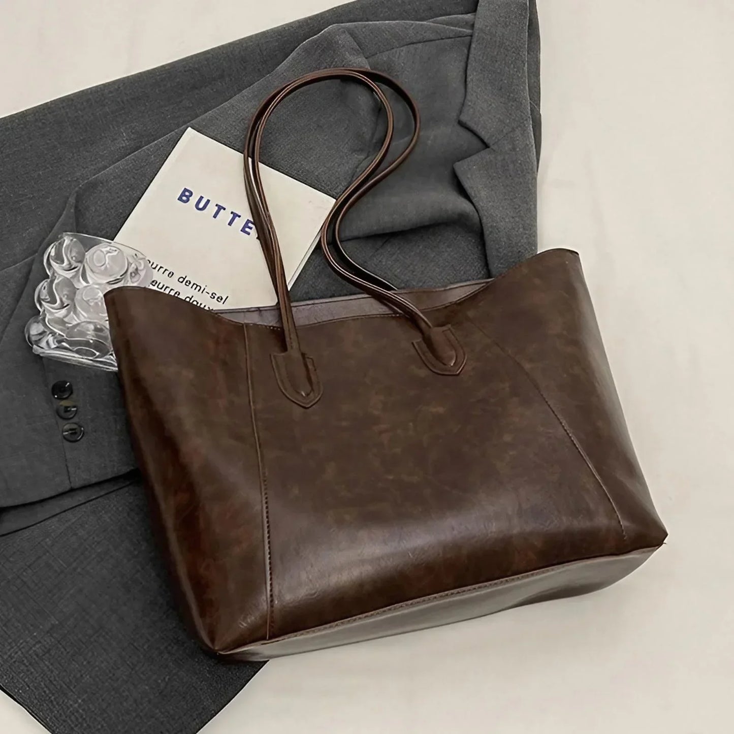 Large Tote Bag for Women Big Capacity Casual Commuting Bag Versatile Shoulder Bag Travel Shopping Use Retro Fashion Handbag
