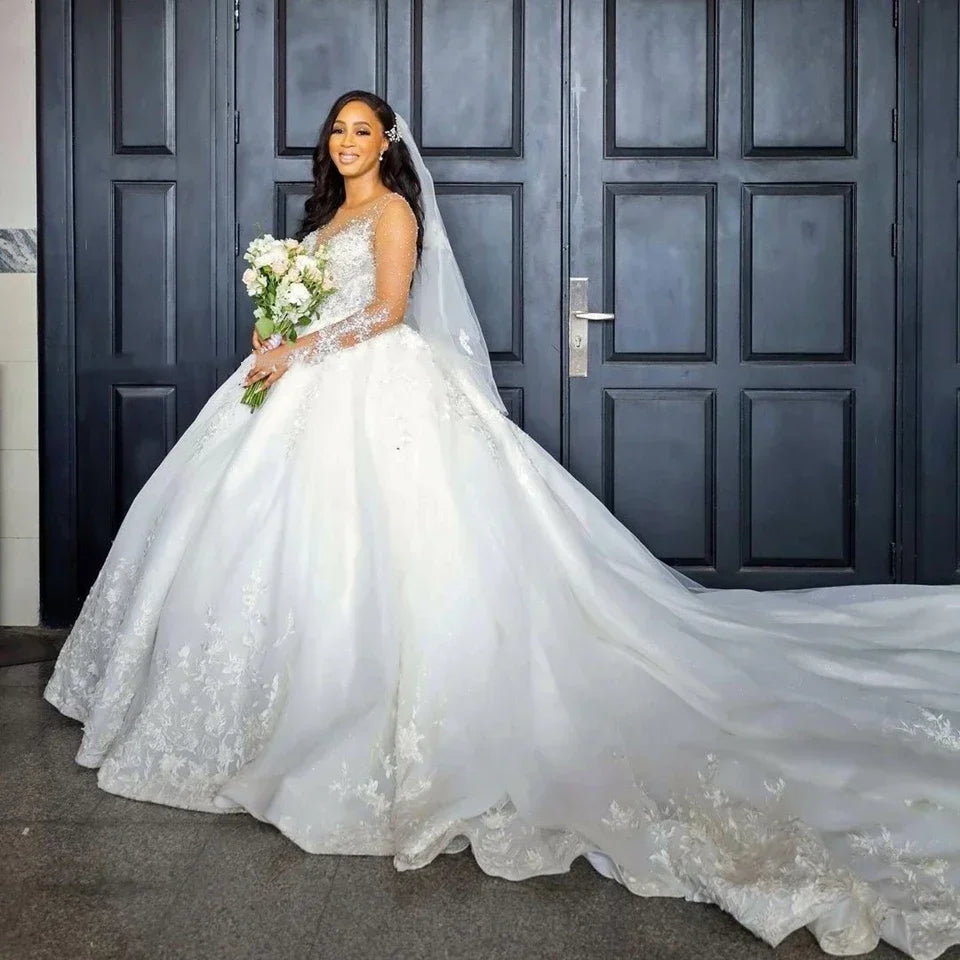 Customzied Luxury White Wedding Dresses Ball Gown O-Neck Beaded Appliques Long Sleeves Sweep Train Bridal Gown vestidos de novia