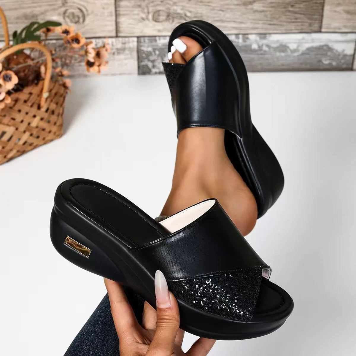 New Women's Slippers Summer Leather Shoes Thick Sole Soft Sole Slippers Fashion Outwear Platform Wedge Heel Women Slides