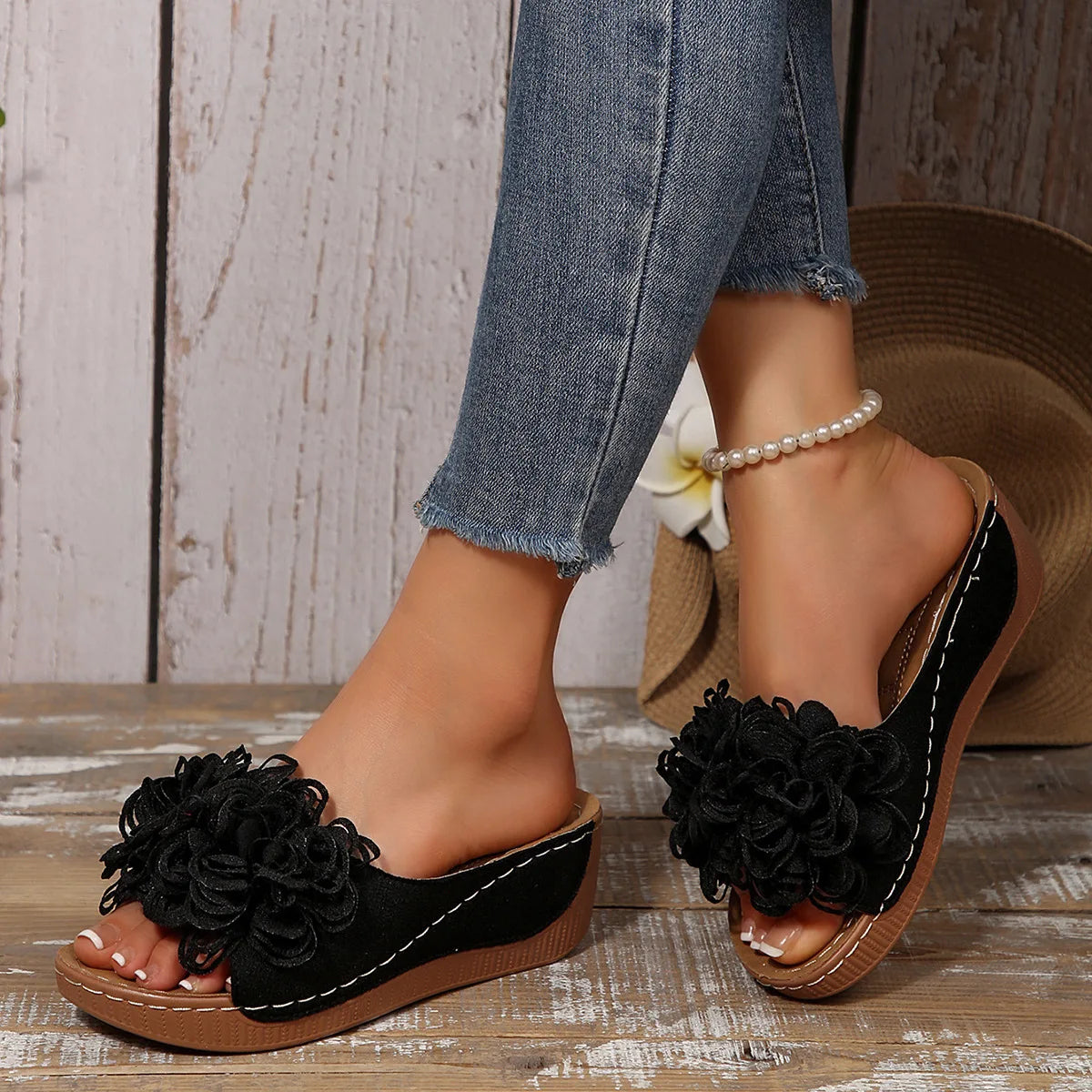 2025 New Women Platform Slippers Slip on Fashion Woman Shoes Summer Sandals Comfortable Flower Wedges Slippers Slides Women