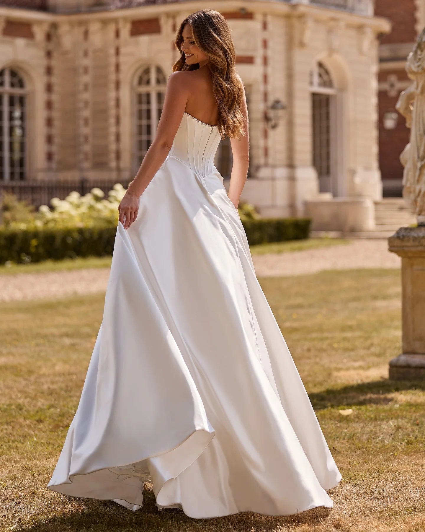 High Quality Satin Strapless A-Line Wedding Dress with Pearl Puffy Taffeta Long Bridal Gown Plus Size Ball Gown Wedding Dress ﻿
