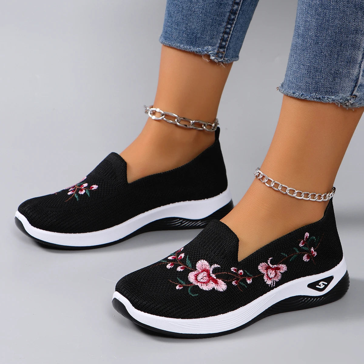Spring and Autumn New Women's Sports Shoes Fashionable Breathable Lightweight Non-Slip Wear-Resistant Casual Sports Shoes Flat Shoes Loafers
