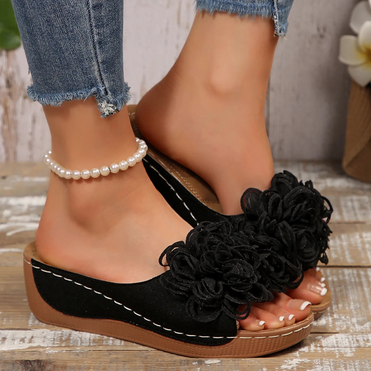 2025 New Women Platform Slippers Slip on Fashion Woman Shoes Summer Sandals Comfortable Flower Wedges Slippers Slides Women