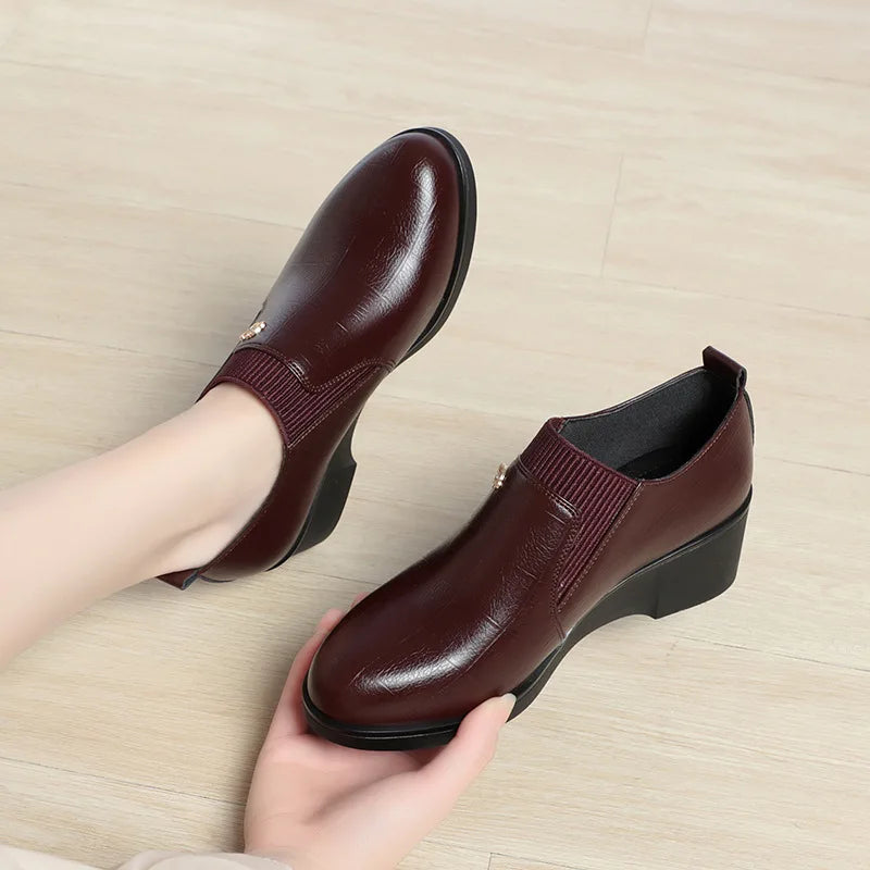 Wedge Heel Leather Shoes for Women 2025 New Soft Sole Design Versatile and Comfortable Solid Color Casual Pumps Women's Shoes
