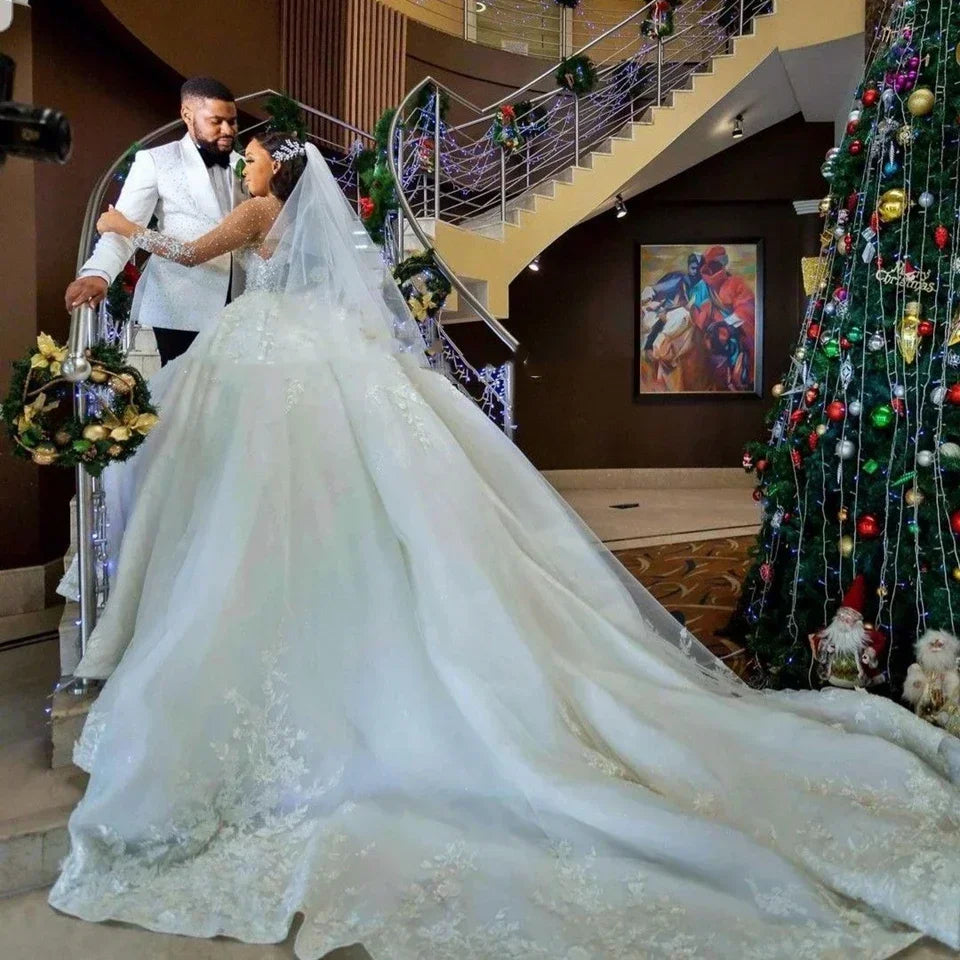 Customzied Luxury White Wedding Dresses Ball Gown O-Neck Beaded Appliques Long Sleeves Sweep Train Bridal Gown vestidos de novia