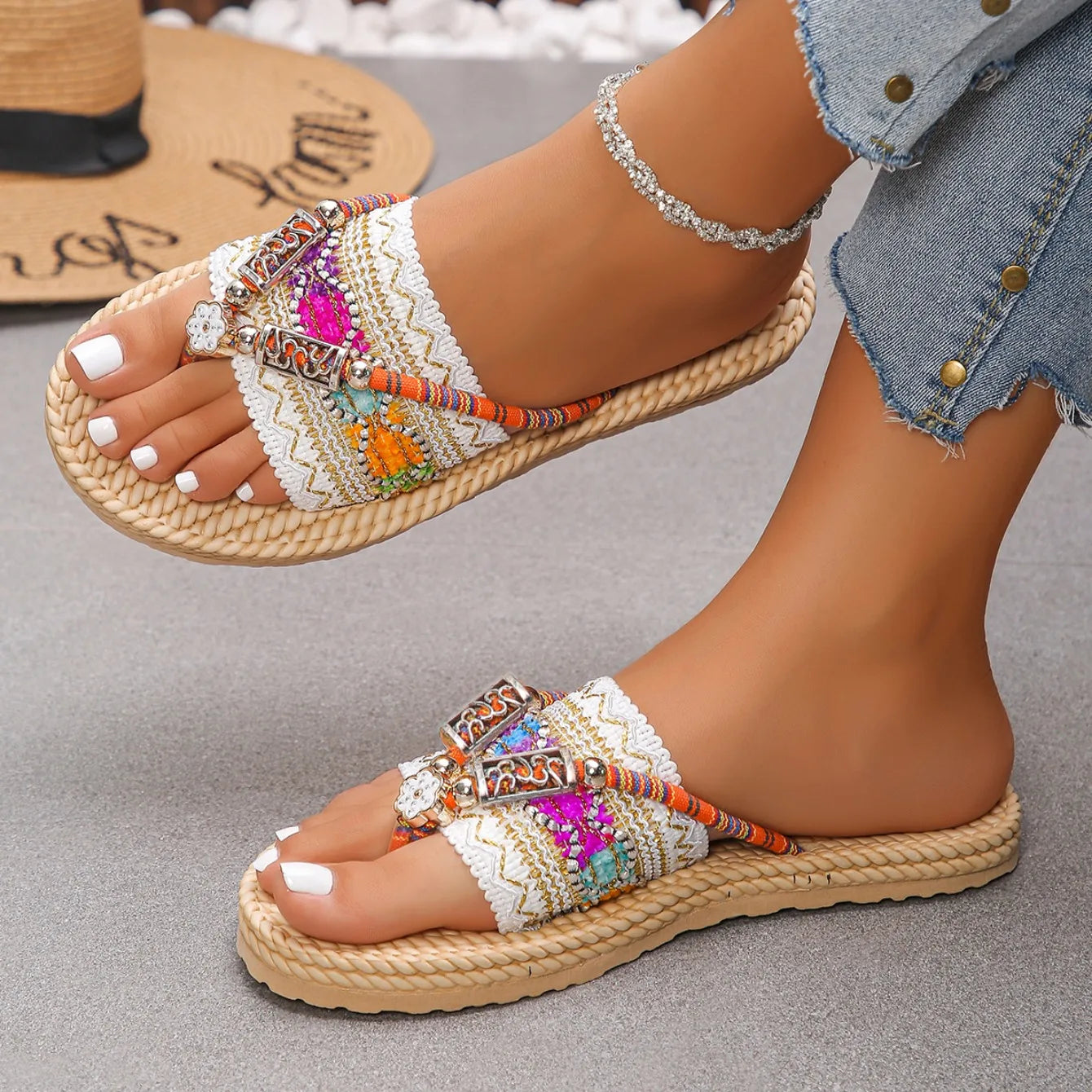 2025 Women Slippers Outdoor Handwoven Shoes Women Large Size Bohemian Ethnic Flat Sandals Fashion Beach Slippers Slides Women