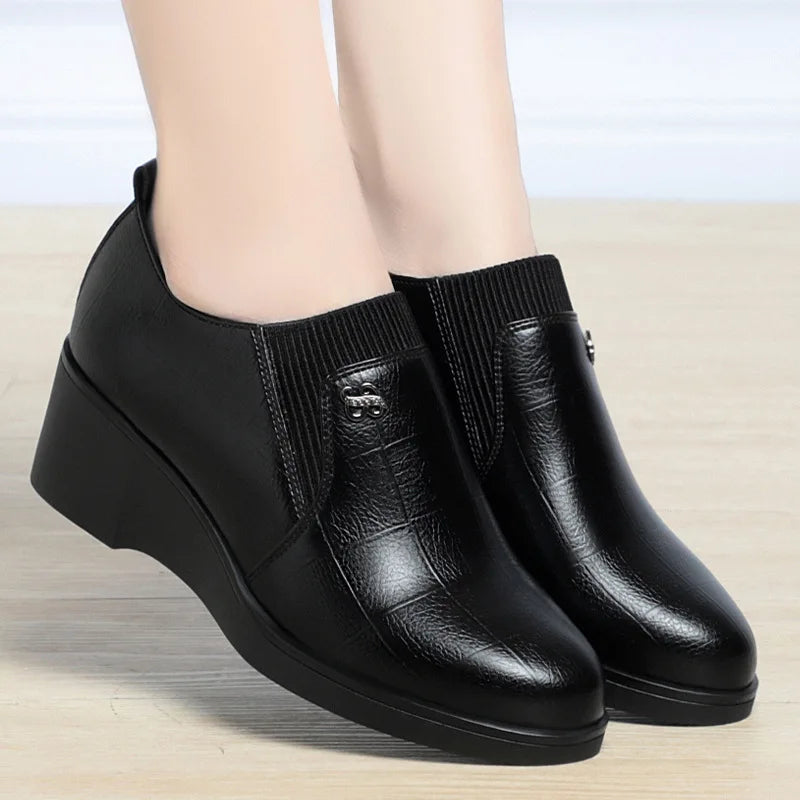 Wedge Heel Leather Shoes for Women 2025 New Soft Sole Design Versatile and Comfortable Solid Color Casual Pumps Women's Shoes