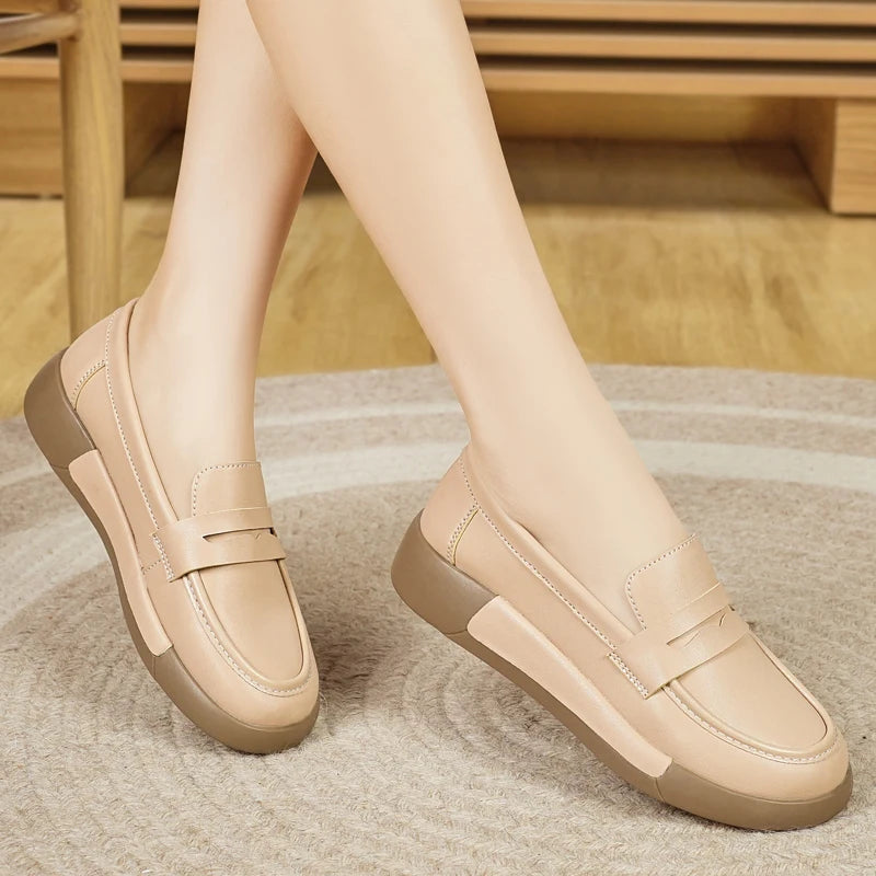 Casual Women's Shoes for All Seasons, New Spring and Autumn Wedge Heels, Thick-Soled Mom Shoes, Soft-Soled Lightweight Versatile Women's Flats, Small Leather Shoes