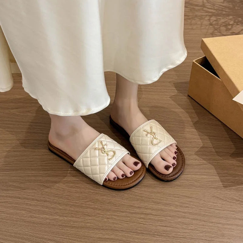 New Women's Sandals Recreational Design Summer Flat Slippers Fashion Outdoor Non-slip Metal Decorative Slippers Zapatos De Mujer