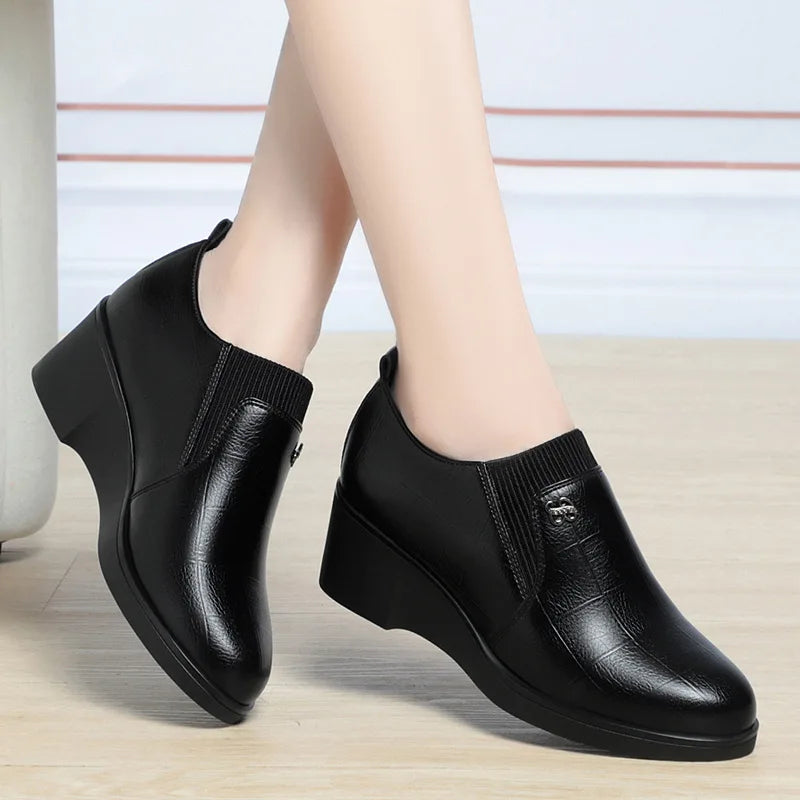 Wedge Heel Leather Shoes for Women 2025 New Soft Sole Design Versatile and Comfortable Solid Color Casual Pumps Women's Shoes
