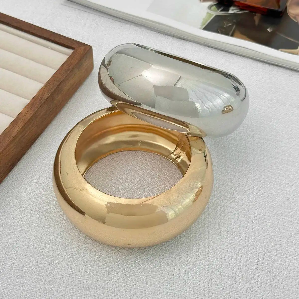 SHIXIN Oversized Geometric Round Wide Big Bangle Bracelet for Women Exaggerated Glossy Metal Chunky Bangles Party Daily Jewelry