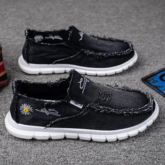 Women's casual shoes, spring and autumn fashionable embroidered women's shoes, light and soft,  flat shoes with free shipping
