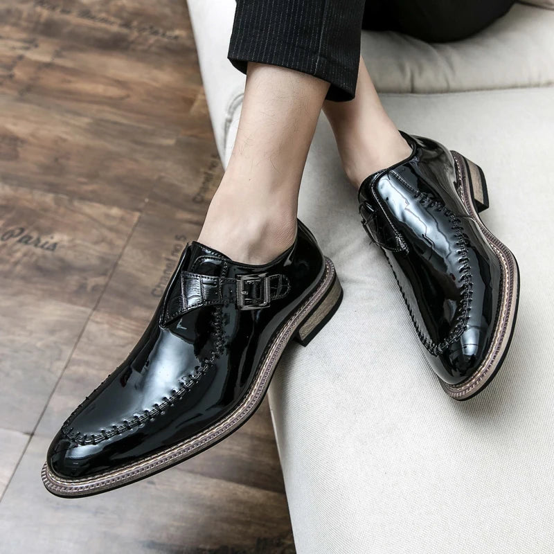 Red Men's Banquet Dress Shoes Luxurious Glossy PU Fashion Designer Leather Shoes Men's Commuting Wooden Heel Black Leather Shoes