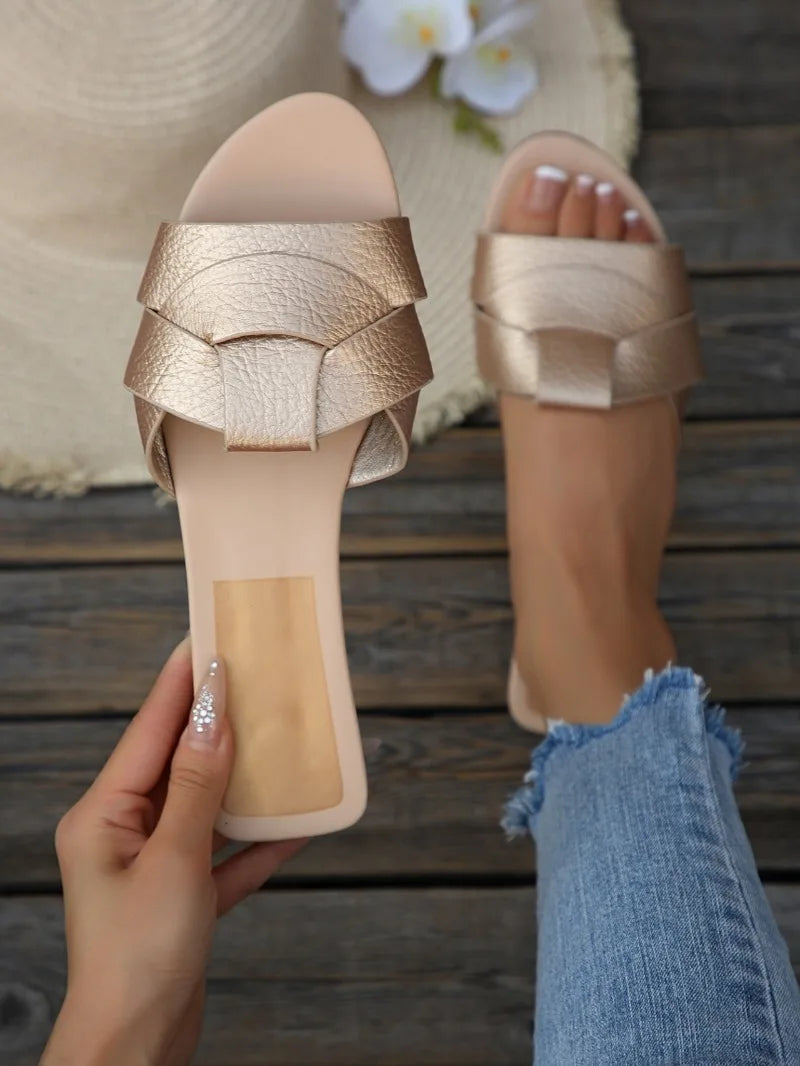 Women's Slippers 2025 New Summer Fashion Slippers Designer Flat Slippers for Women Outdoor Casual Beach Shoes Sandalias De Mujer