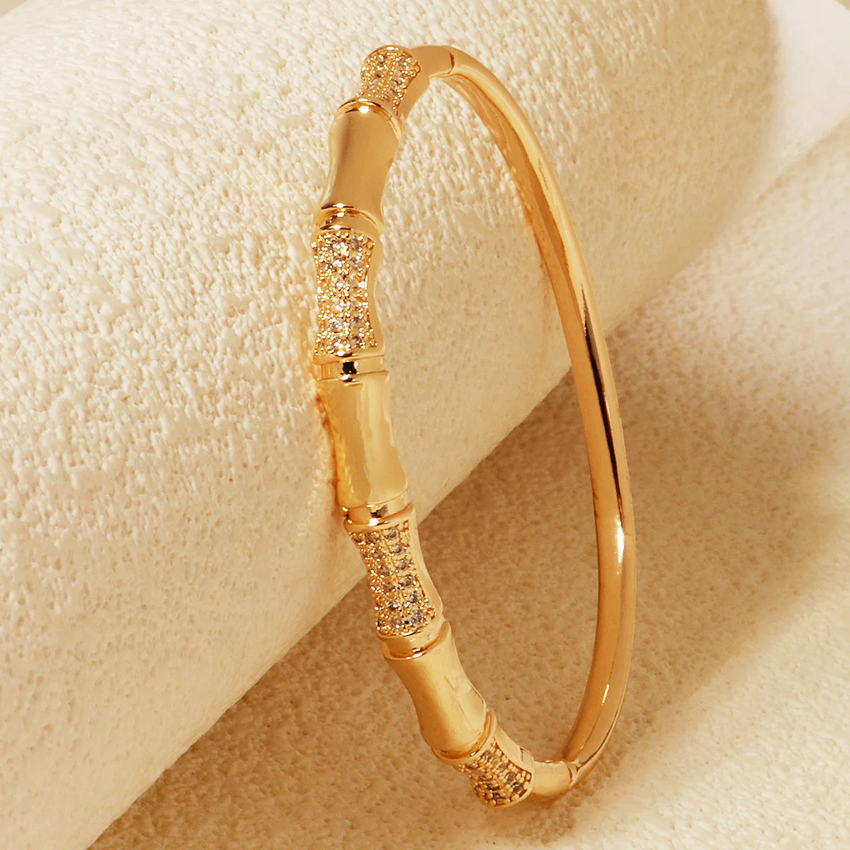 Newest Fashion Copper and Zirconia Bangle for Women Unique Design Sense Bangles Daily Jewelry Accesssories As a Gift