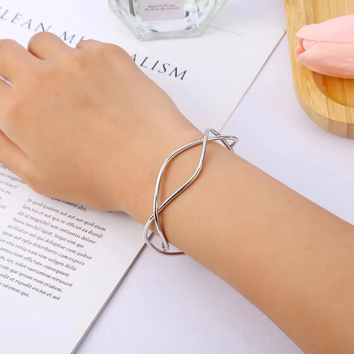 New Fashion Geometric Retro Metal Line Hollow Open Bracelet