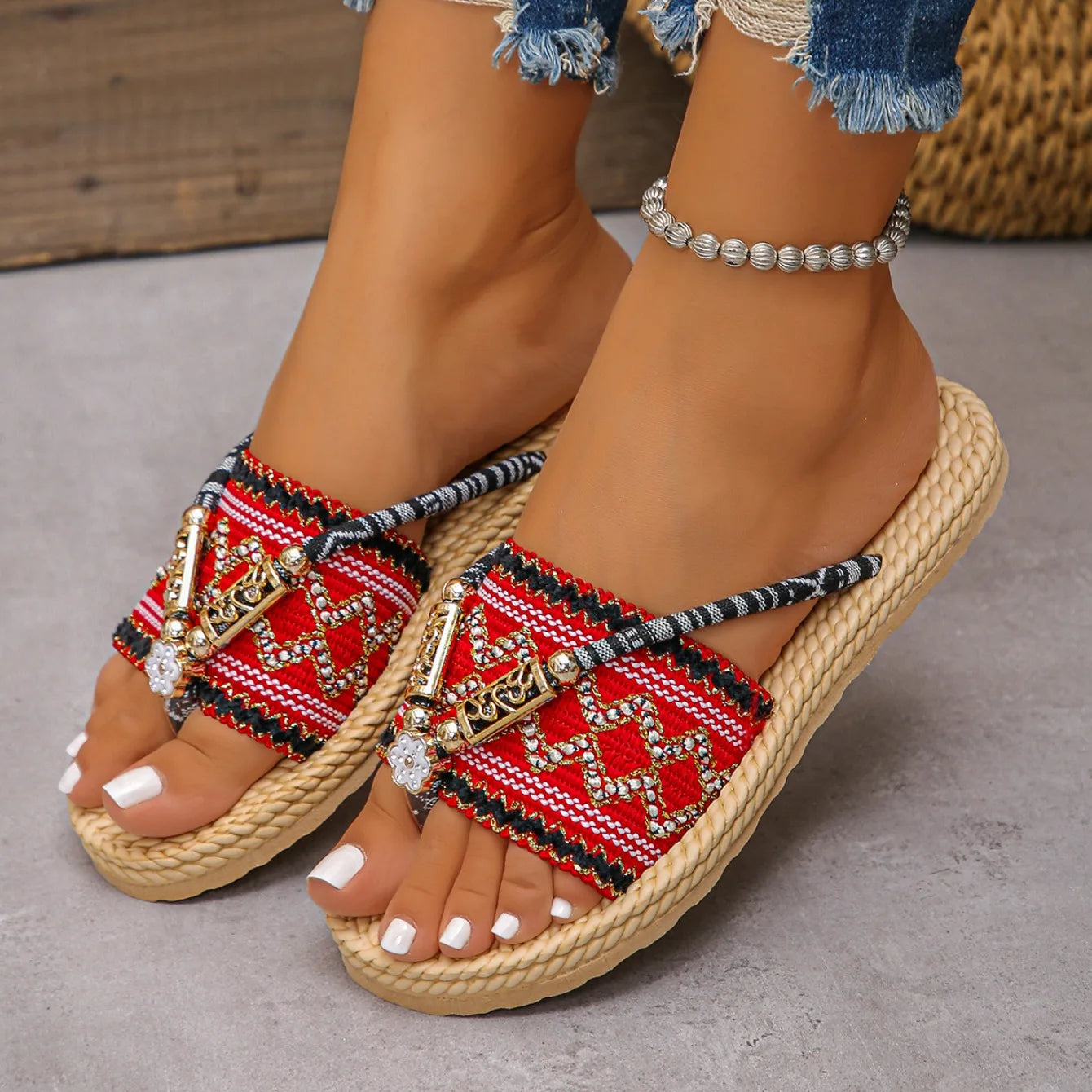 2025 Women Slippers Outdoor Handwoven Shoes Women Large Size Bohemian Ethnic Flat Sandals Fashion Beach Slippers Slides Women